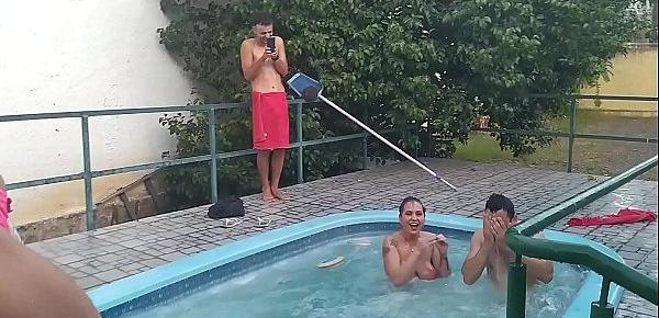  Todos pelados na piscina pra suruba  - Pernocas - DogAloy - DinniGata - Gaúcho PussyHunter